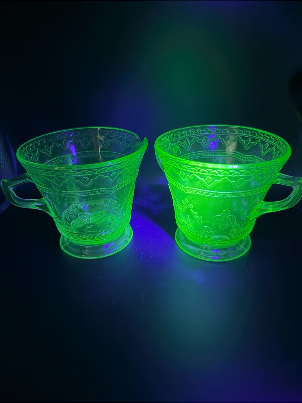 Vintage 30's Uranium Glass Federal Glass
Patrician/Spoke Creamer / Sugar Bowl